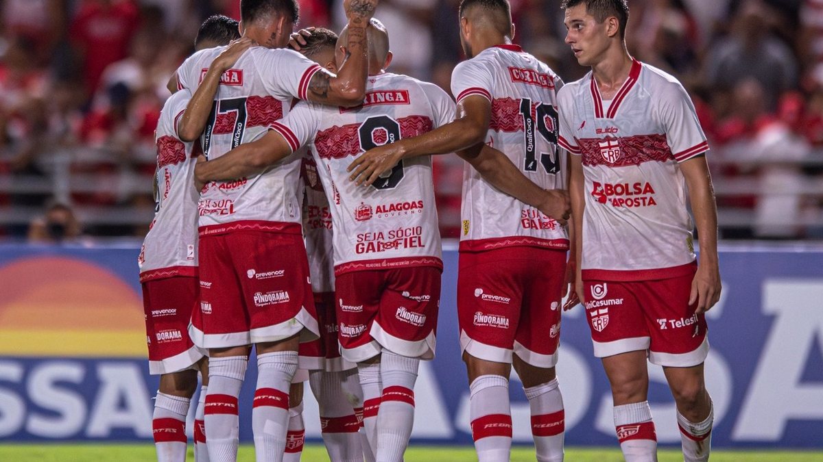 CRB x Avaí: confira prováveis escalações, horário e onde assistir